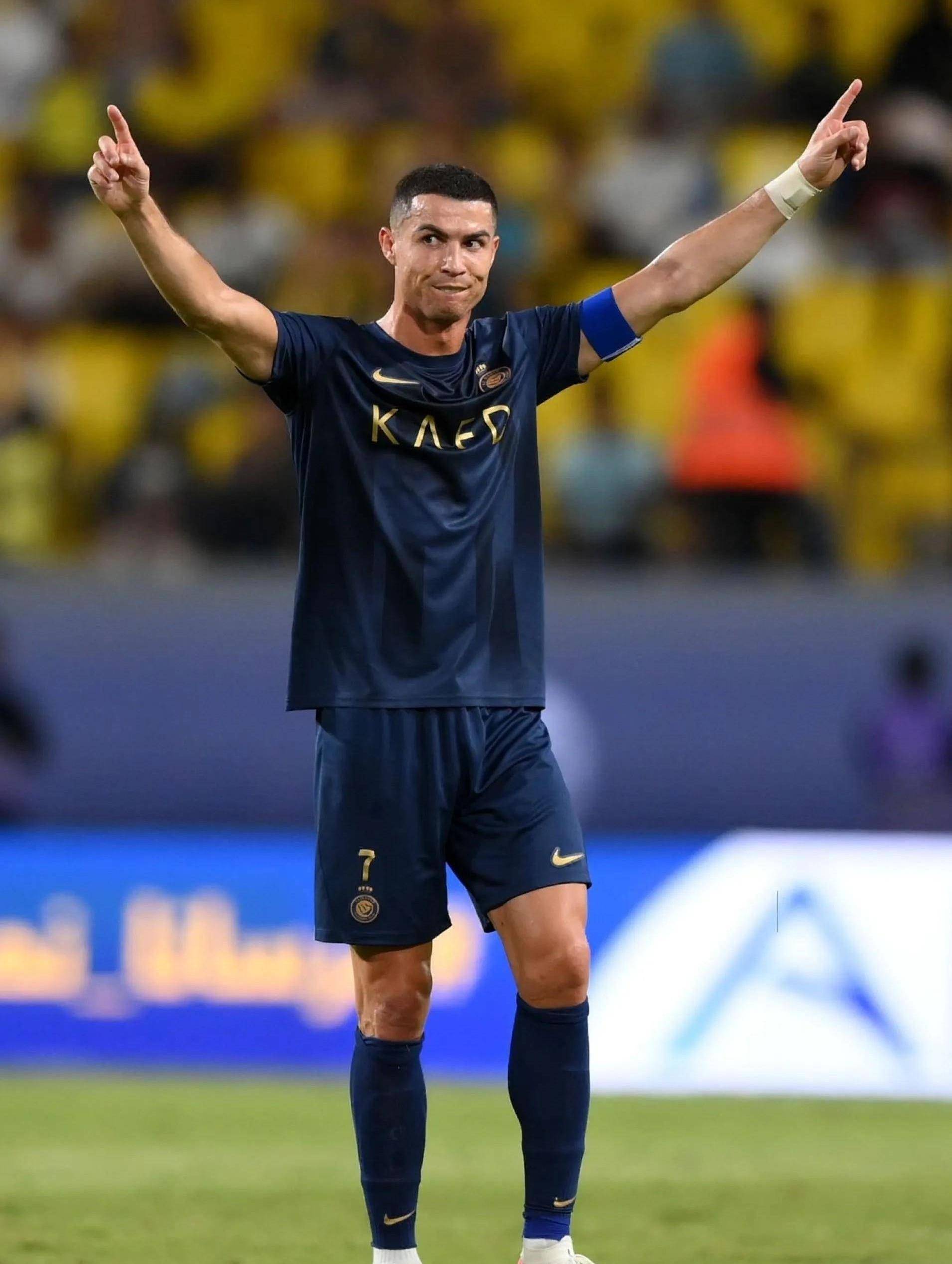 年少的奥尼尔梦想是当联盟最好的控卫，结果却成为了最强的中锋