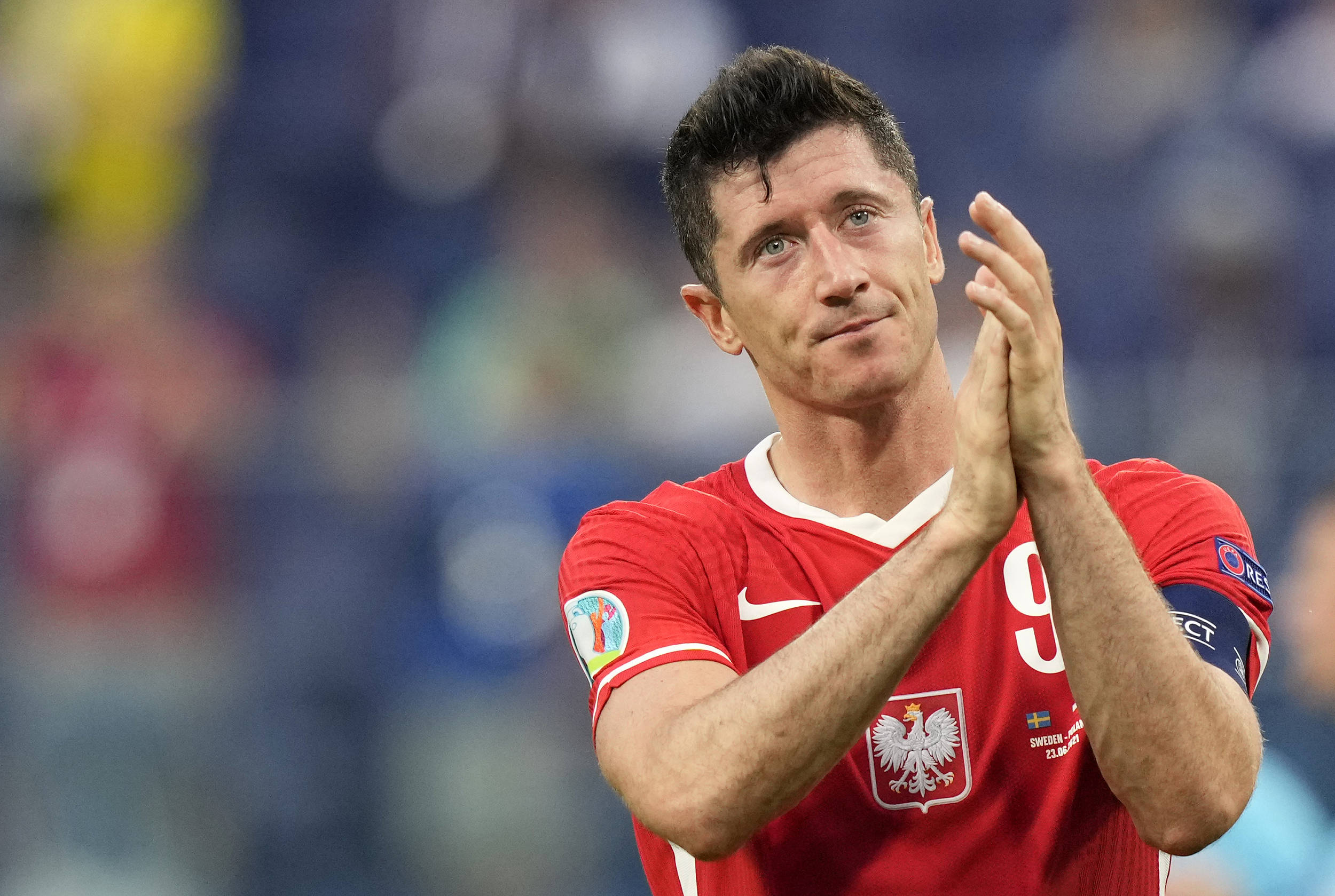 马卡：梅西参观诺坎普引发回归猜测，而美职联支持短期租借