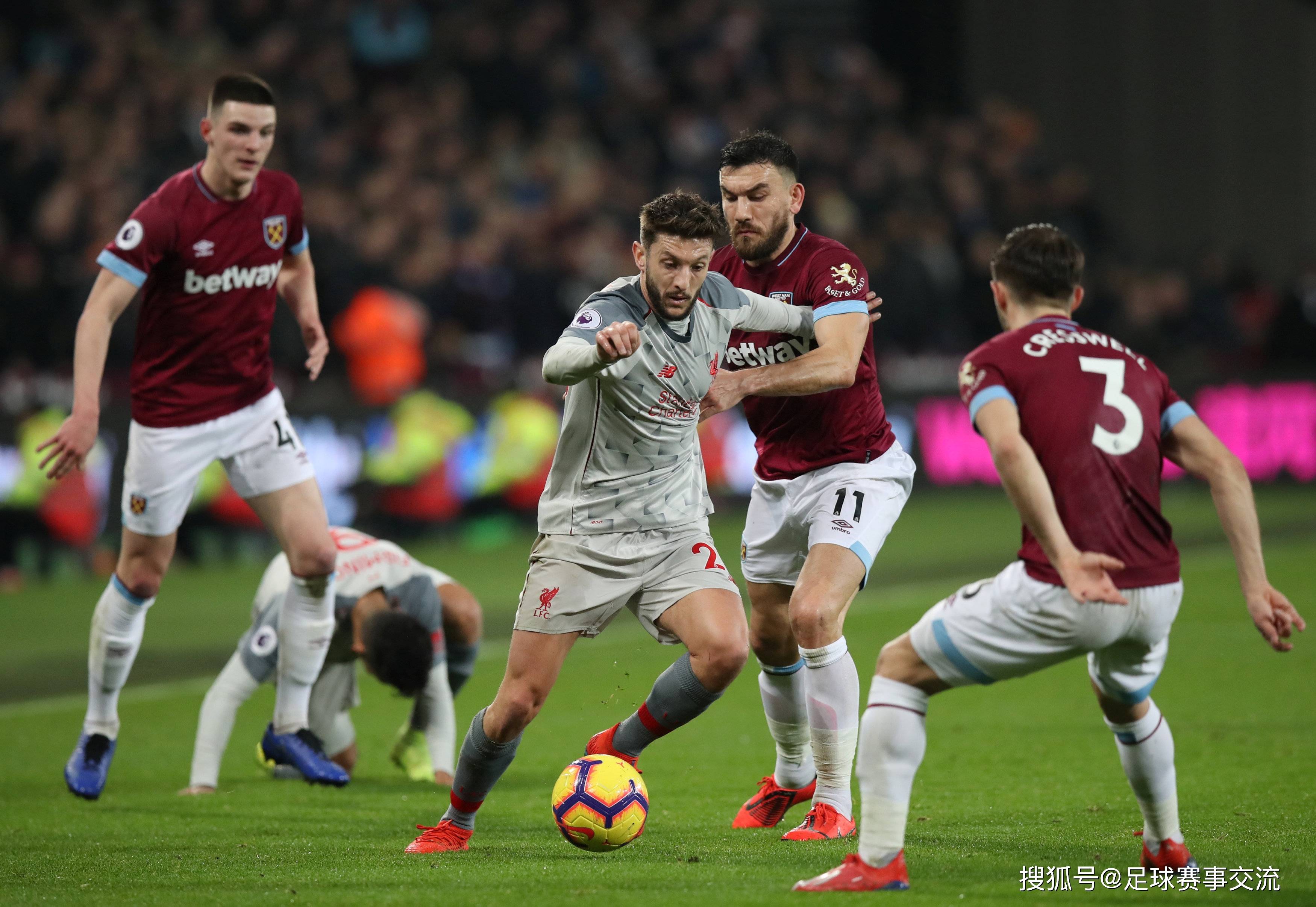 米兰跟队：米兰双雄探讨出售圣西罗冠名权，每年2000-3000万欧