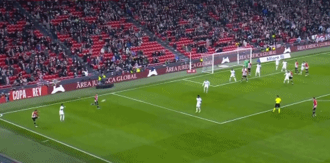 半场战报：阿森纳1-0布拉格斯拉维亚，萨卡点射