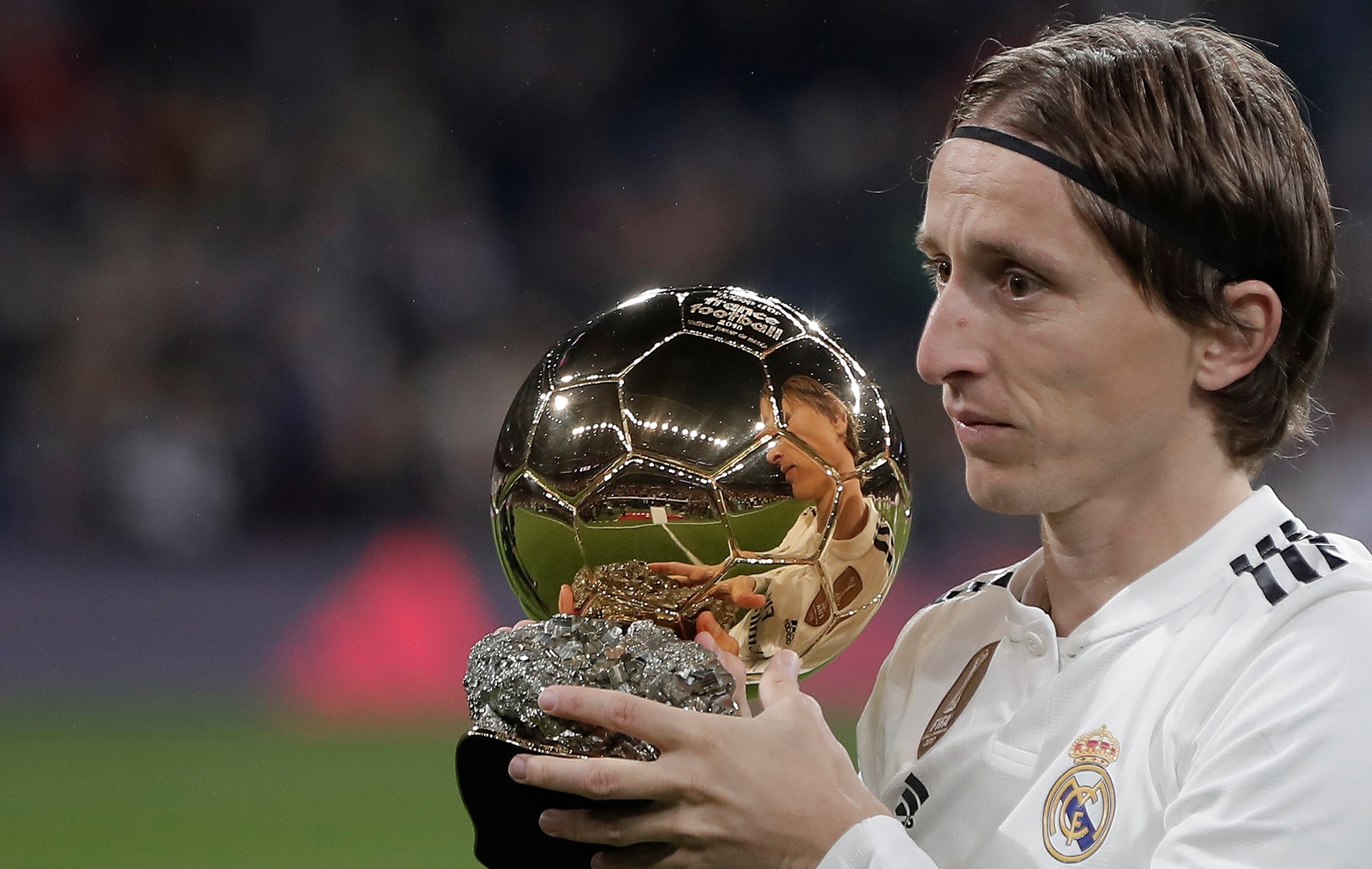 尹鸿博：明天是我生涯最后一场中超，因伤不得不做出退役选择